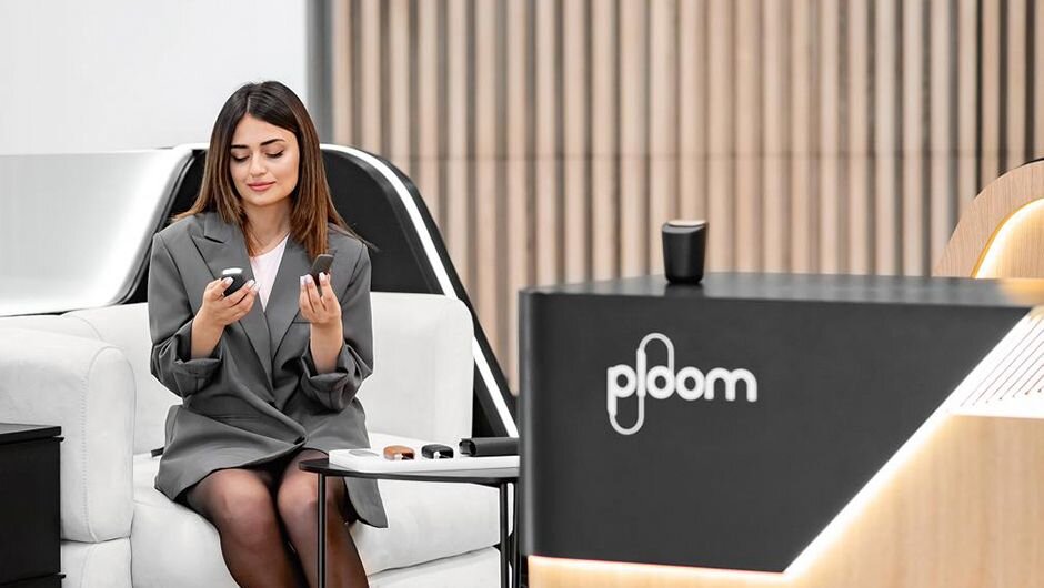 Ploom X pop-up stendi Bakı Gənclik Mall daxilində