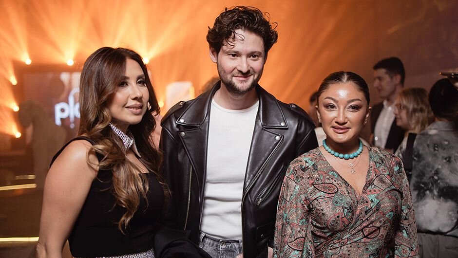 Eurovision qalibi Eldar Qasımov Ploom tədbirində müasir tərzi ilə iştirak edir