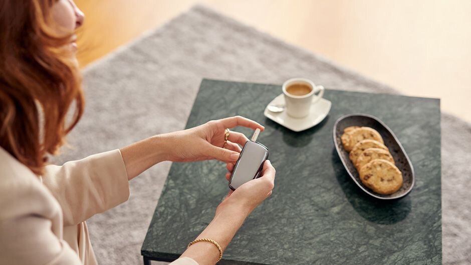 Tobacco experience at home with the Ploom device | A cigarette alternative during your coffee break