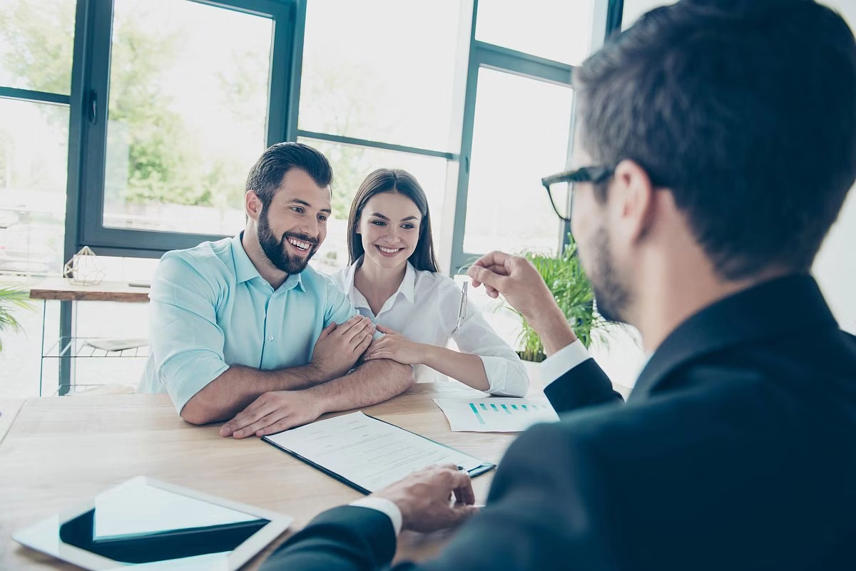 How the Right Technology Implementation Helps Agents Build Relationships