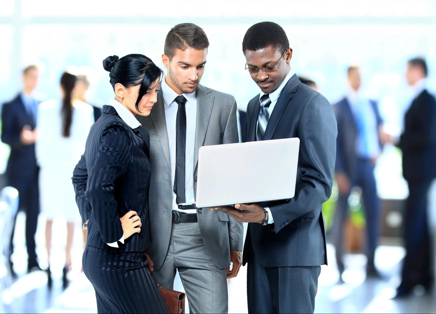 How the Hybrid Cloud Helps Insurers Protect Data and Improve Business