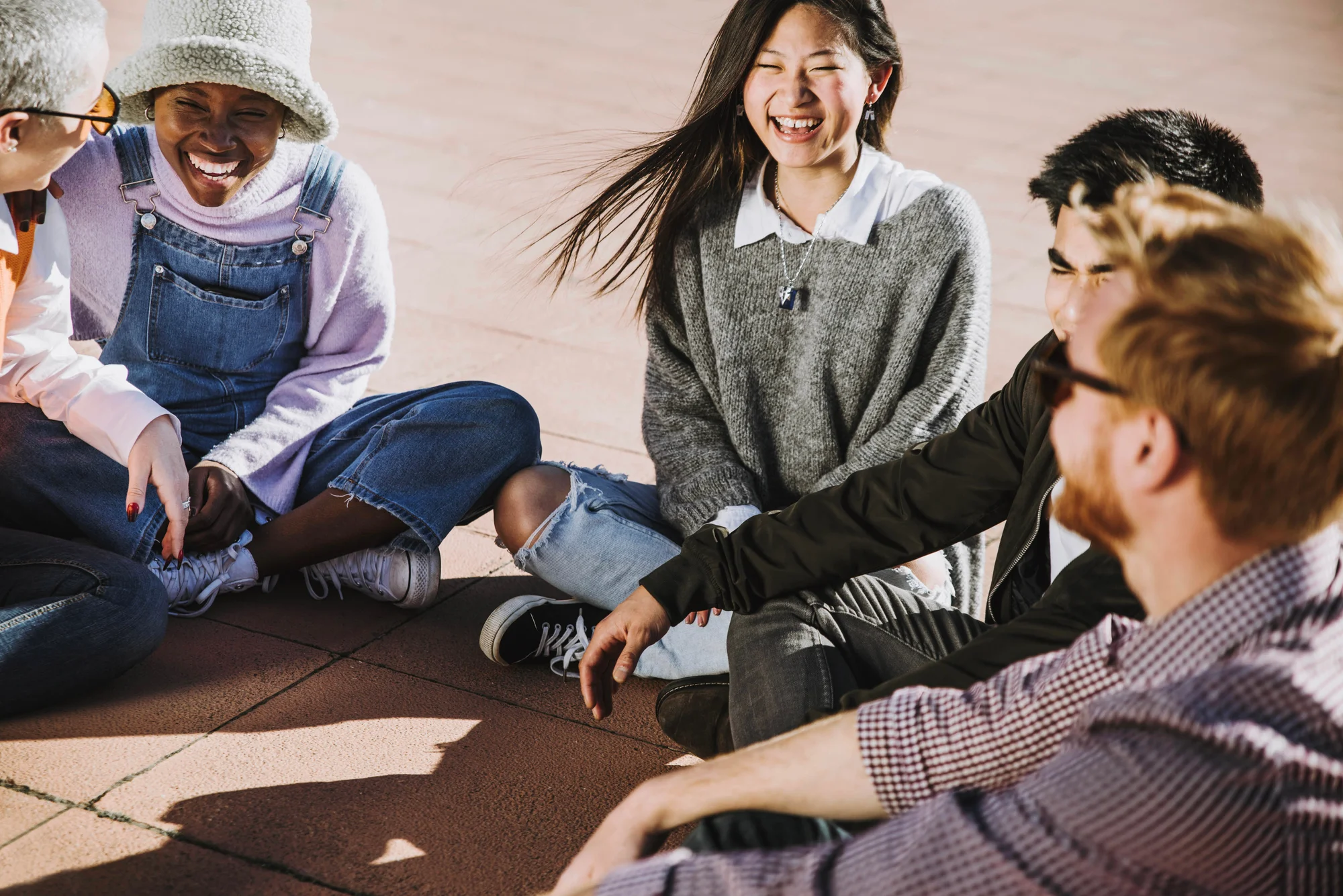 3 Ways Social Interactions Help the Brain that AI Can’t Replicate | Momentous Institute