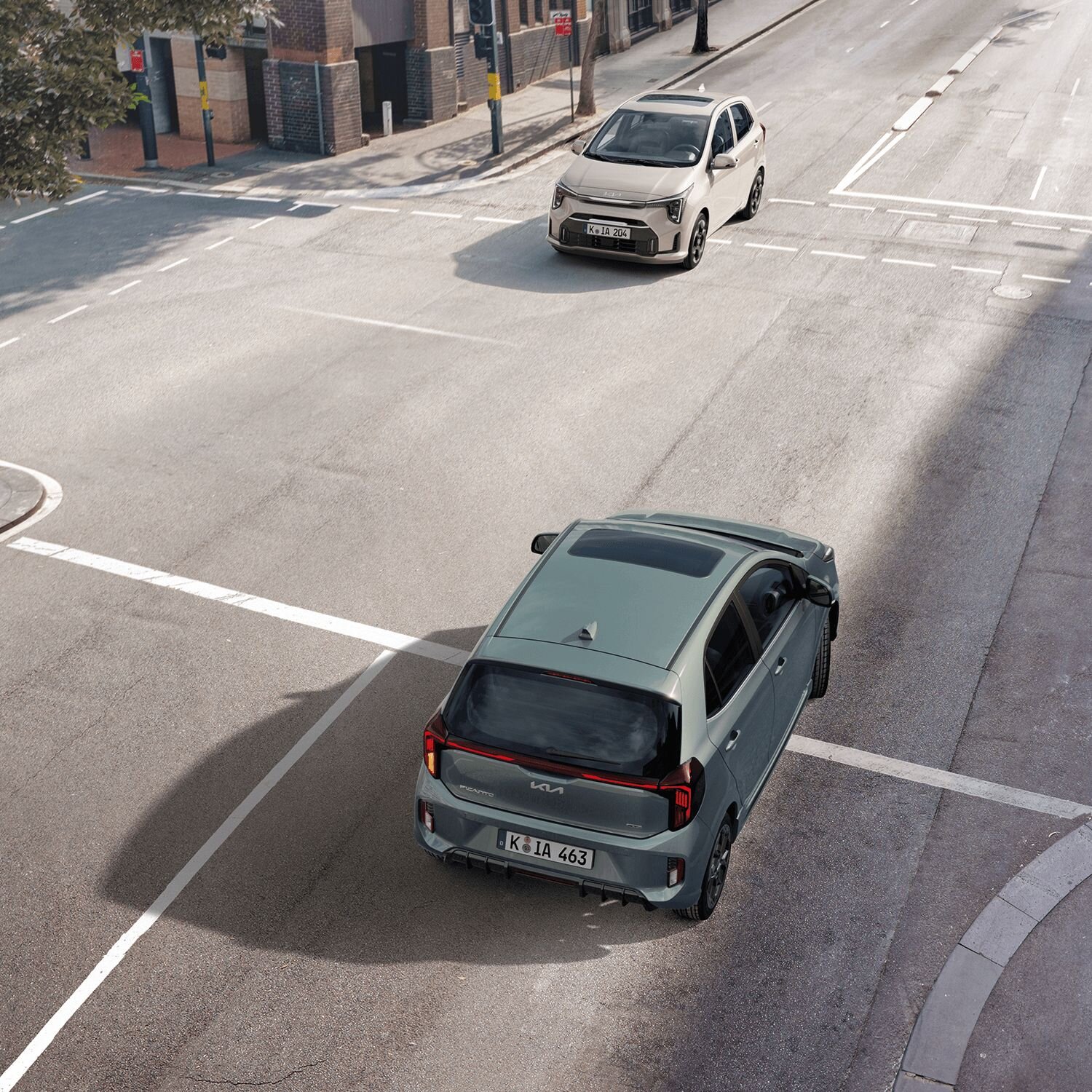 Der neue Kia Picanto an einer Kreuzung