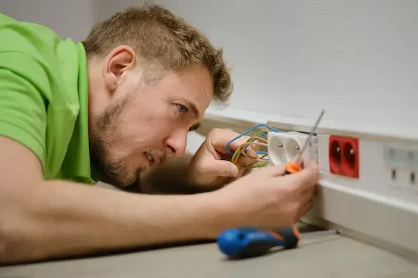 Réparation de prises électriques