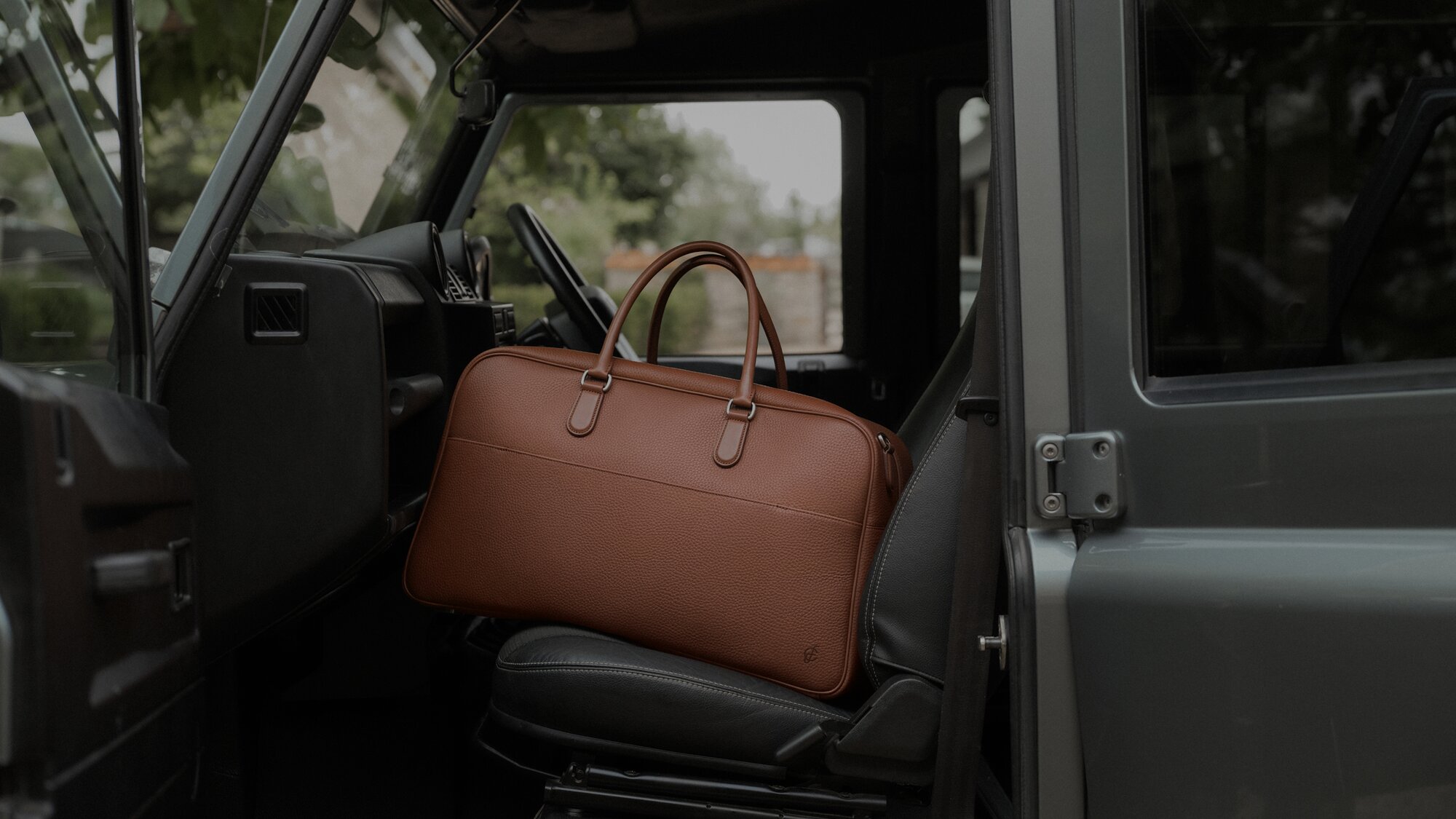 Top-grain leather explained: Quality, benefits & key differences