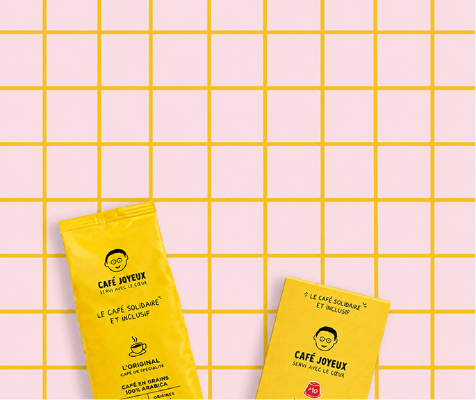 Deux paquets de Café Joyeux