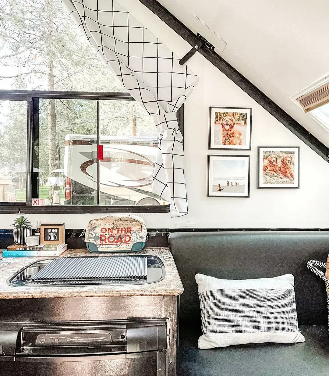 Unique Gifts for Pet Owners: Personalize Their Memories