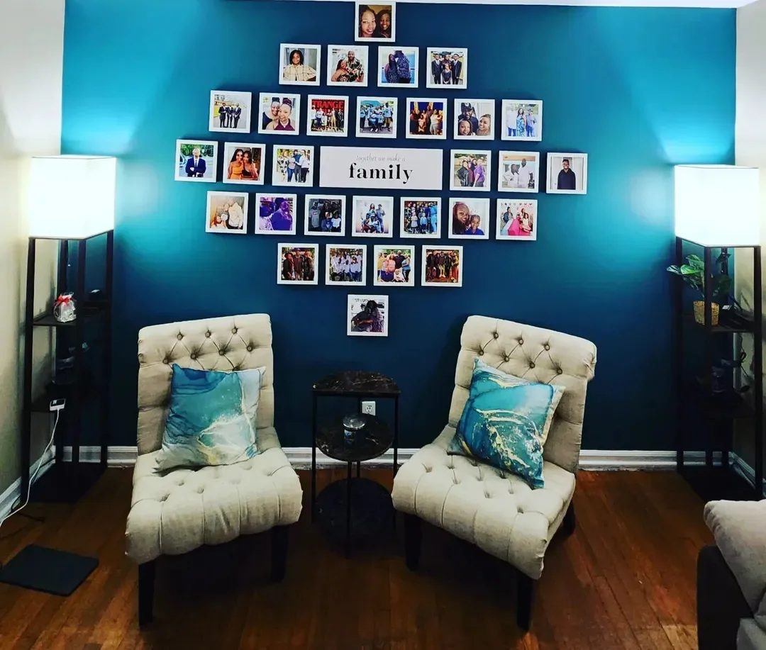 What to Hang Above a Sofa: Stylish Ideas