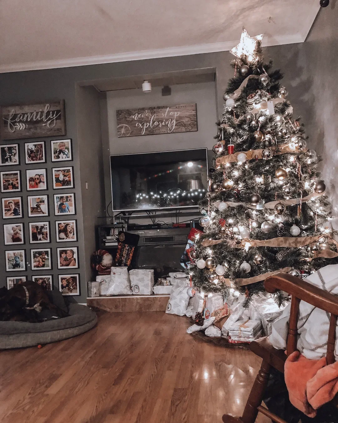 Wall Decor for Christmas: Easy, Festive Ideas You Can Put Up (and Swap) in Minutes