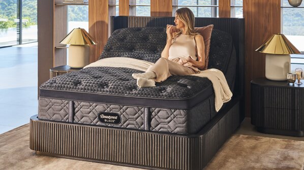 Beautyrest Black woman on an adjustable mattre
