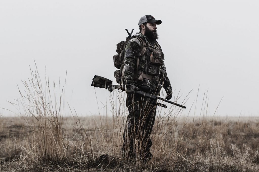 houin hunting for elk