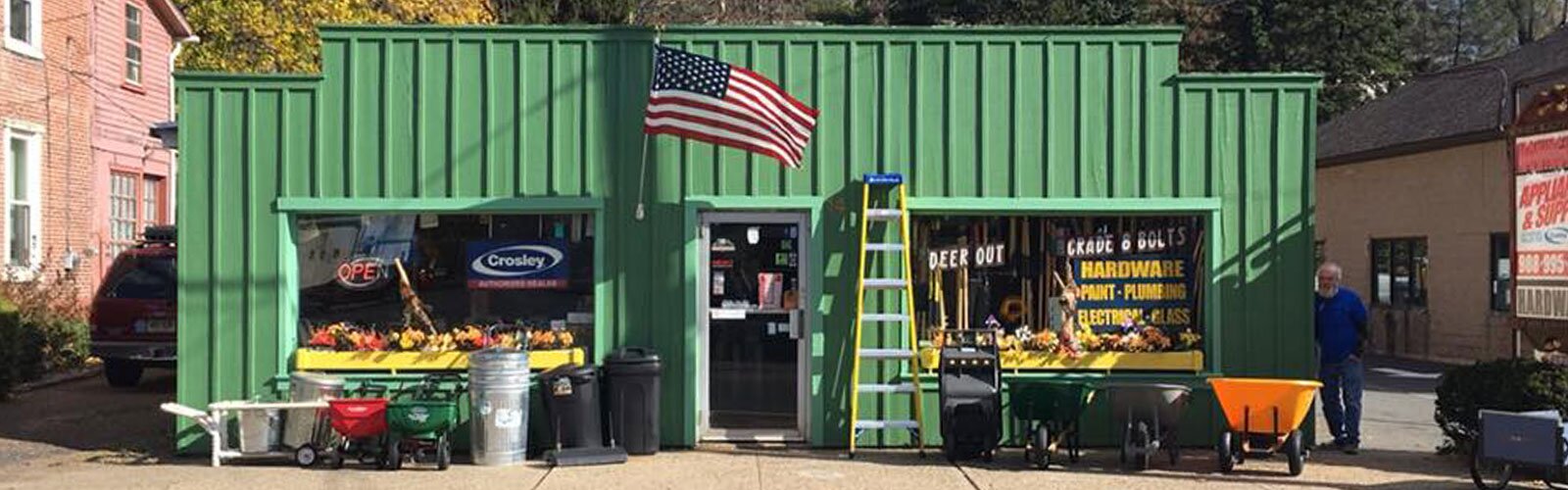 Moninghoff Appliance and Supply's store exterior on a bright day. 