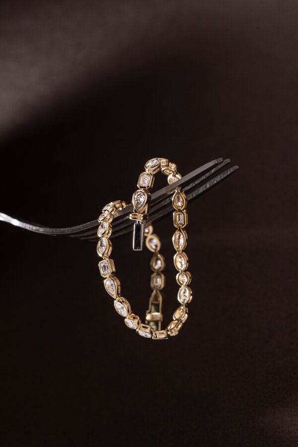 4.80 Carat Lab Grown Multi Diamond Bezel Set Bracelet in Yellow Gold