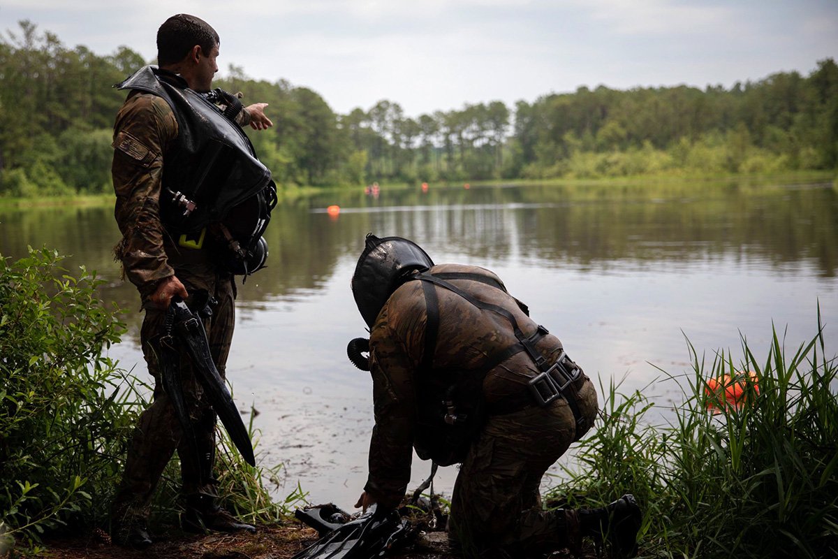 7th Special Forces Group Duo Wins Best Combat Diver Competition