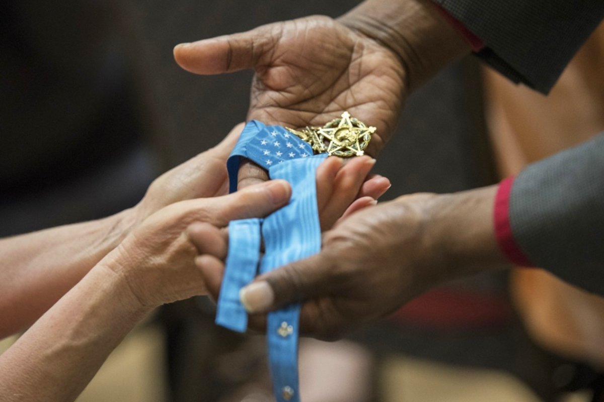 Review Could Give Black and Native American Veterans Medal of Honor ...