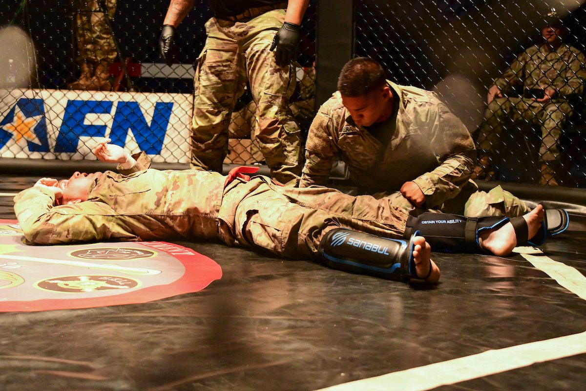 2nd Cav Regiment ‘Dragoons’ Duke It Out During Unit Fight Night ...