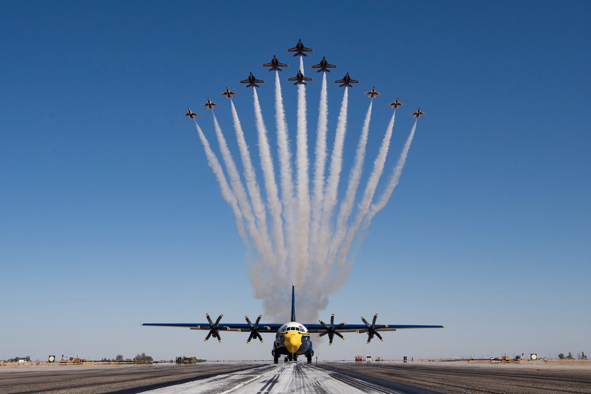 Blue Angels and Thunderbirds Unveil ‘Super Delta’ Flight Formation ...