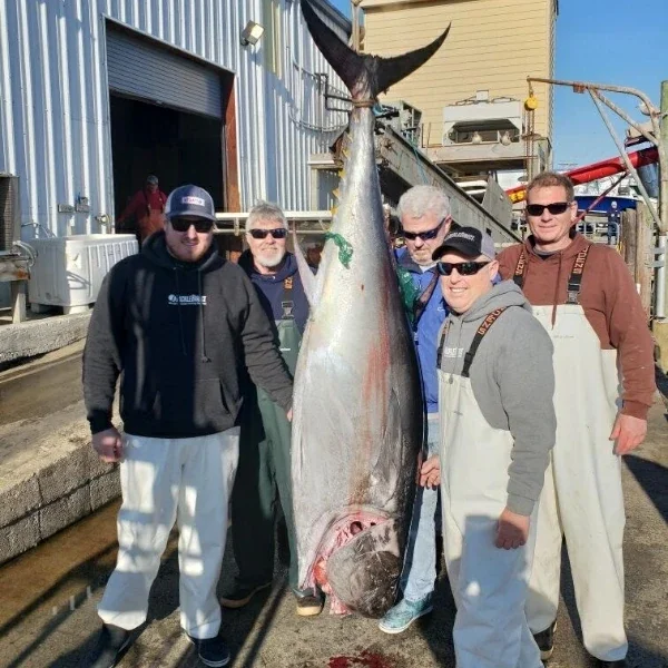 Outer Banks NC Giant Bluefin Tuna | TackleDirect