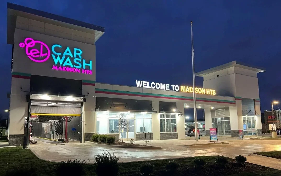 El Car Wash | Press | Barry Sanders gets in on the car wash gold rush