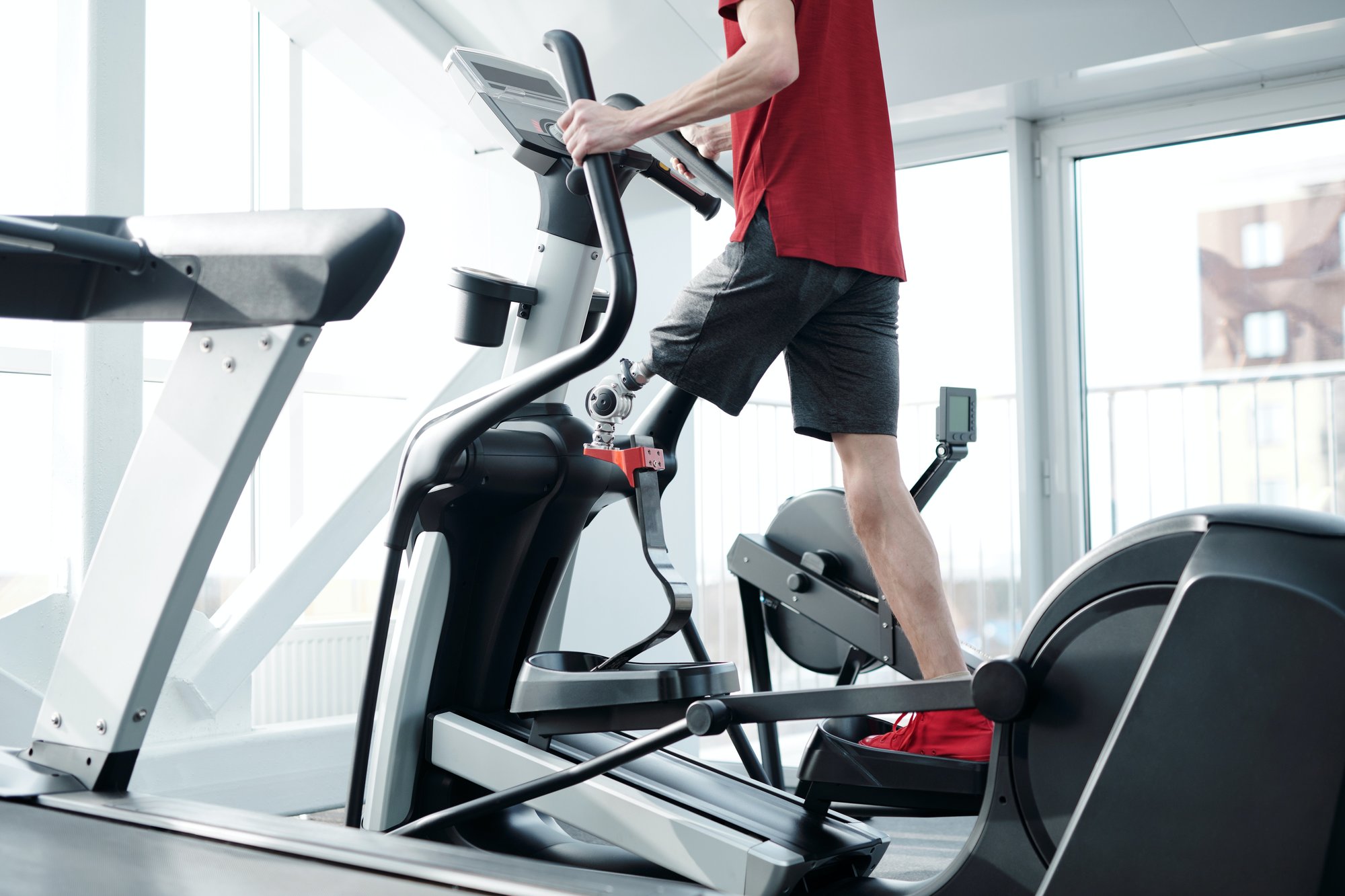 Rowing Machine VS Elliptical Everything You Need to Know Aviron