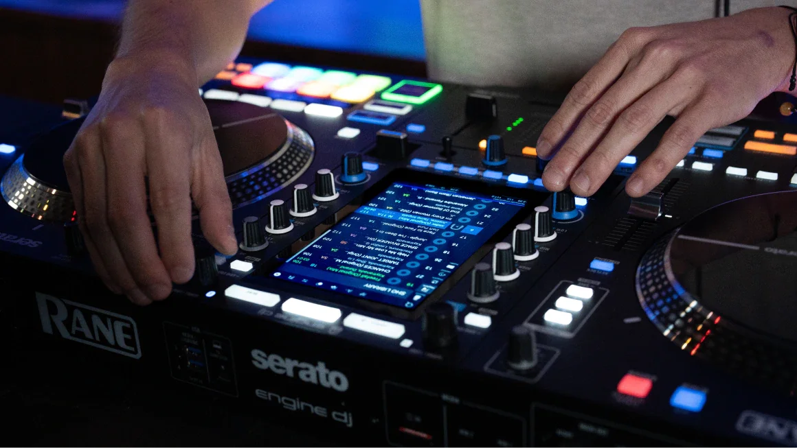 RANE SYSTEM ONE - All in one standalone DJ controller