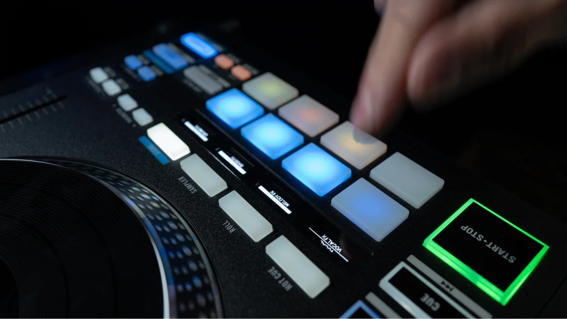 RANE SYSTEM ONE - All in one standalone DJ controller