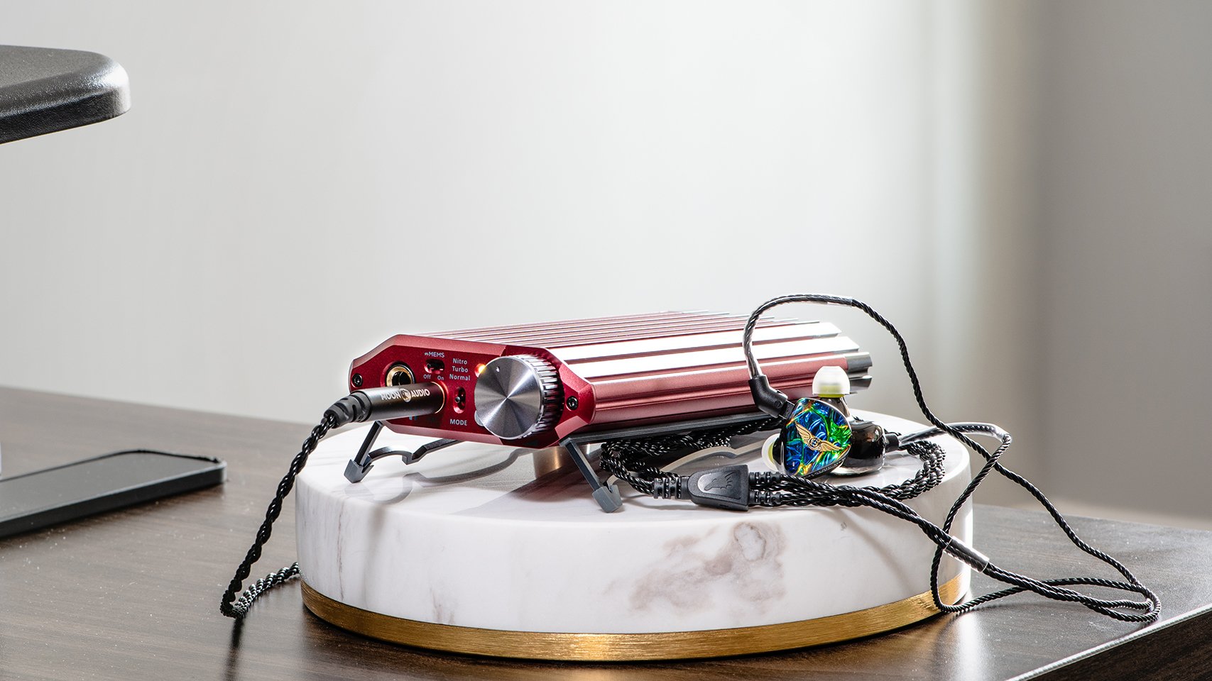 iFi iDSD Diablo 2 Portable DAC Amplifier Review & Comparison - Moon Audio