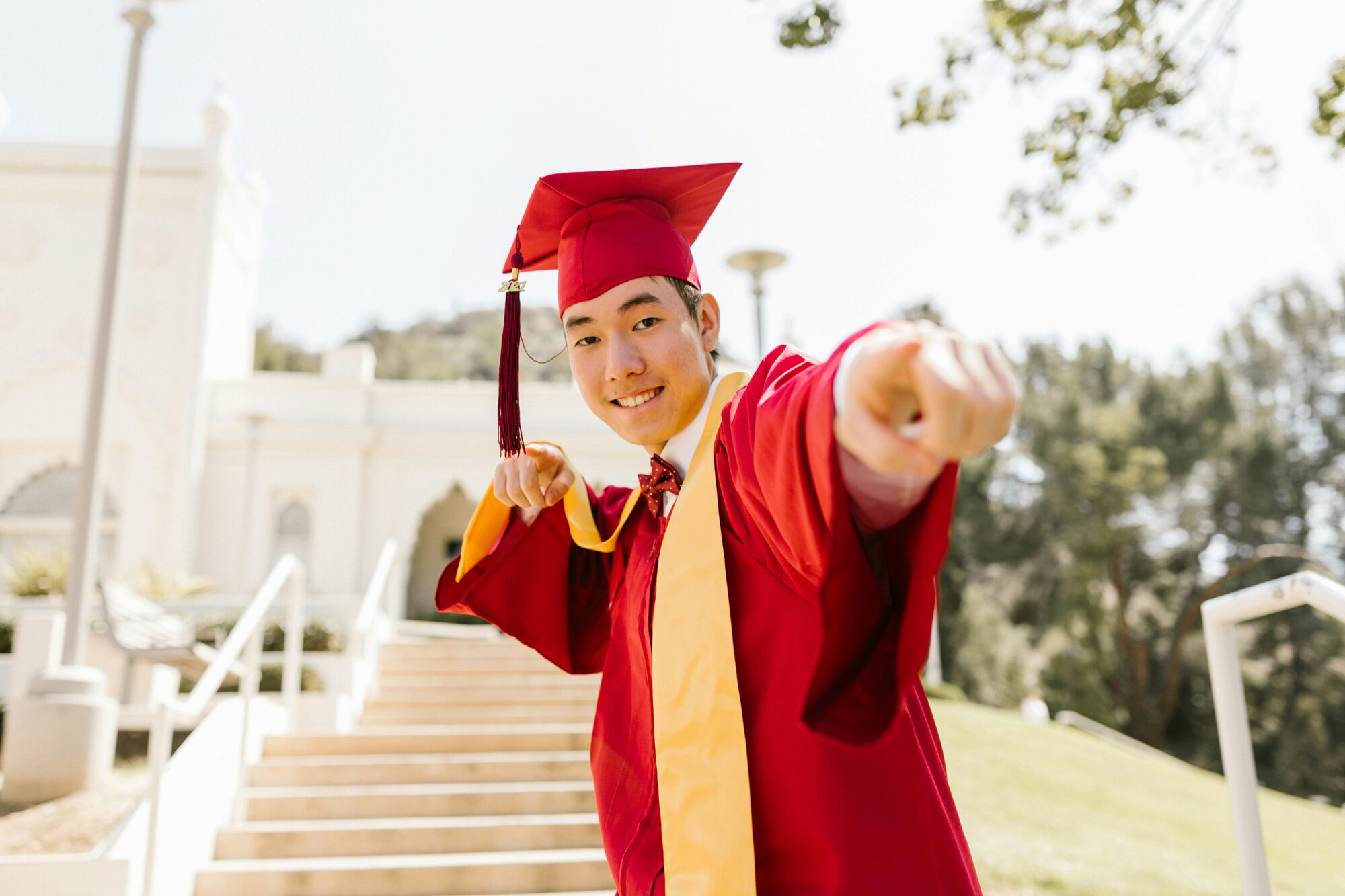 90+ Graduation Photo Ideas 2025 - Cute Senior Graduation Pictures ...