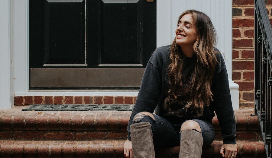 Julia Marcum Julia Marcum Podcast Interview - Chris Loves Julia Cabin and Instagram