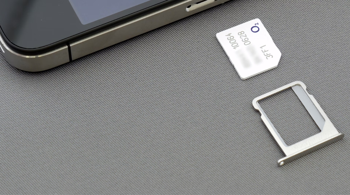 eSIM vs Local SIMs vs Roaming: What’s the Difference & Which Should You ...