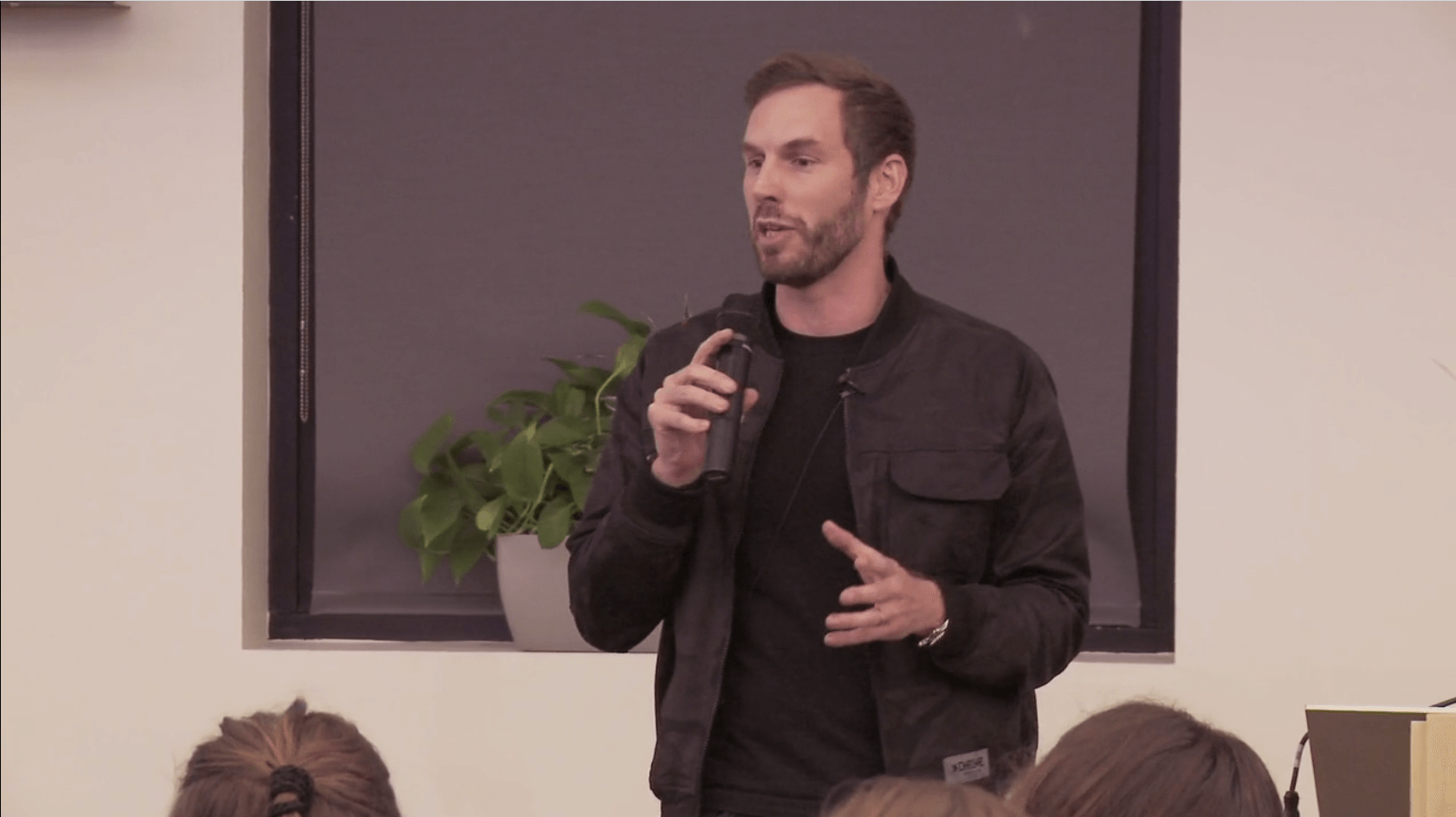 Charlie Sutton – Designing for Virtual Reality