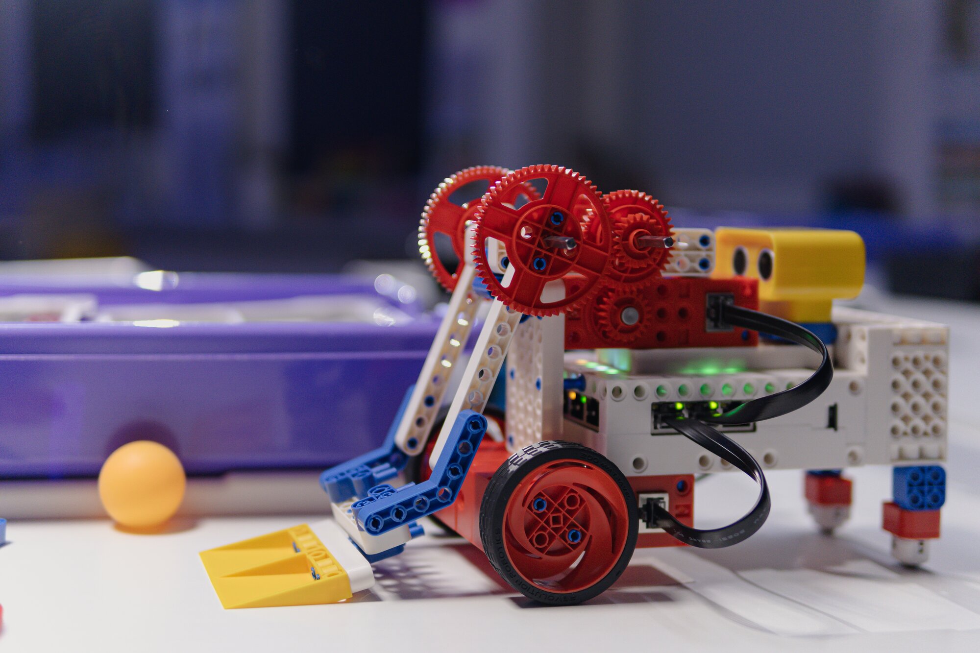 STEAM Academy | PROgrams | Ireland | Revolution Robotics (3rd-4th Class)