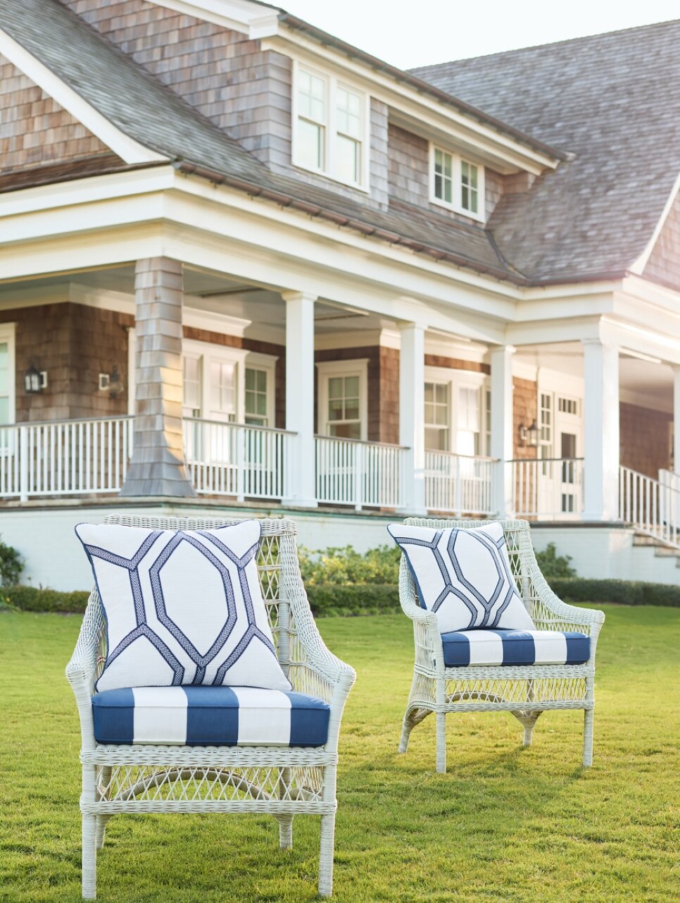 IGGY PRINT Fabrics (F81673) – Poolside | Thibaut