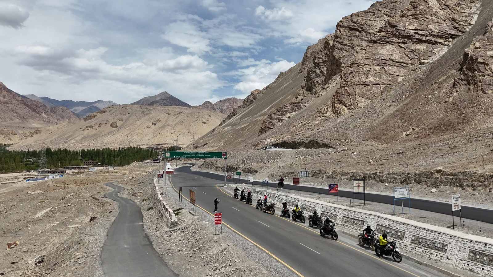 Khardungla Changla Loop | Ladakh Tour Package 2026 | Stories by Foot