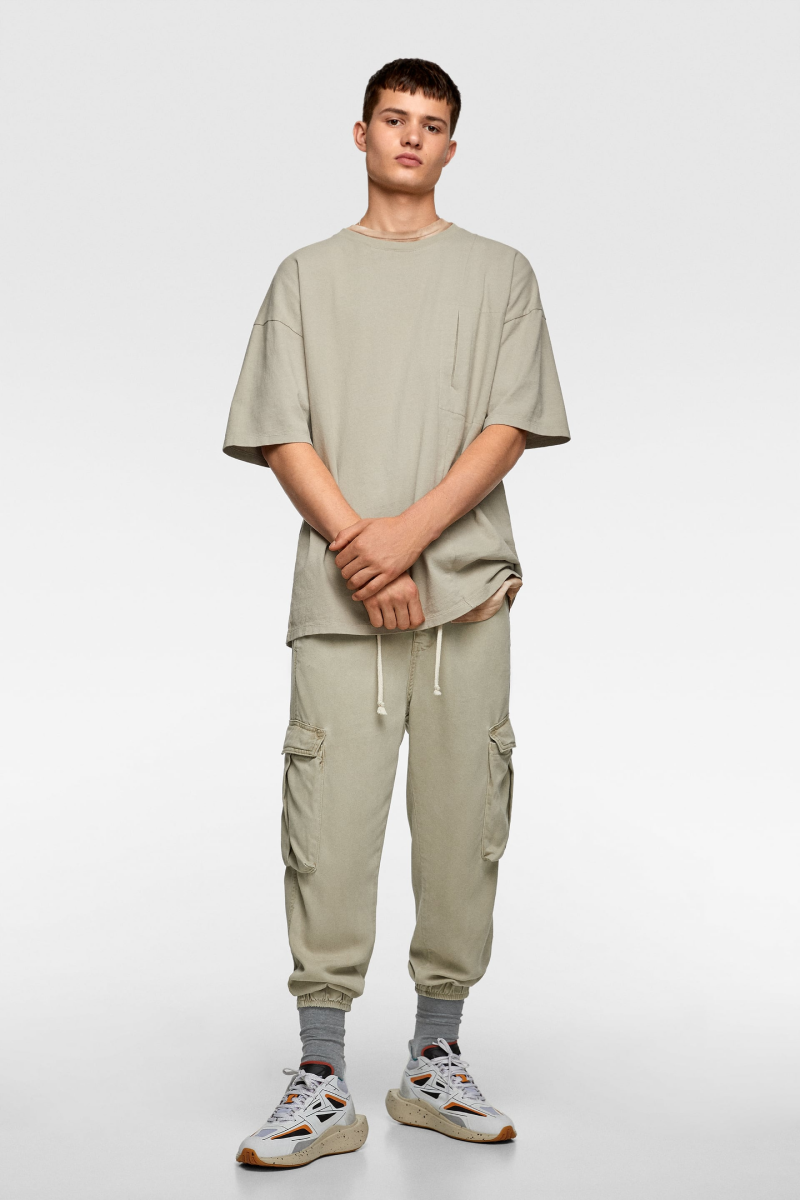 ESSENCE T-SHIRT WITH POCKET