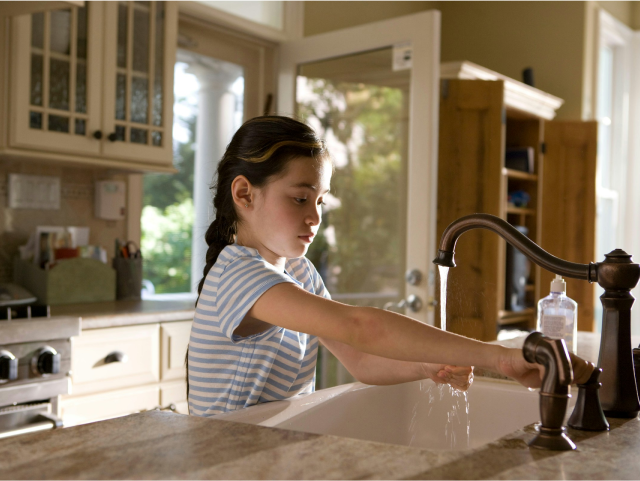 Illustration of washing hands before handling hardware