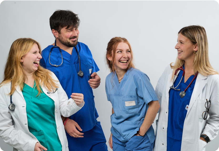 Studenti e specializzandi discutono dei risultati del concorso SSM