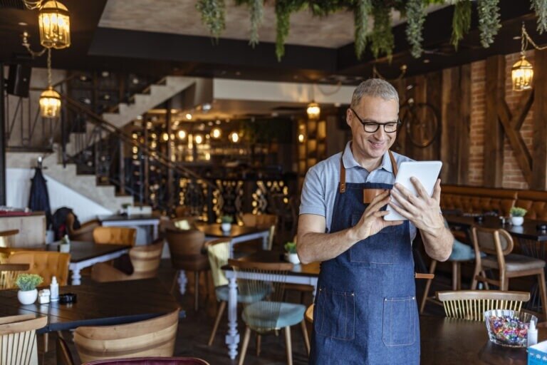 Restaurant Email Marketing Tips That Convert into Reservations & Sales