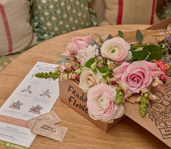 How To Make Flower Food at Home - Freddie's Flowers
