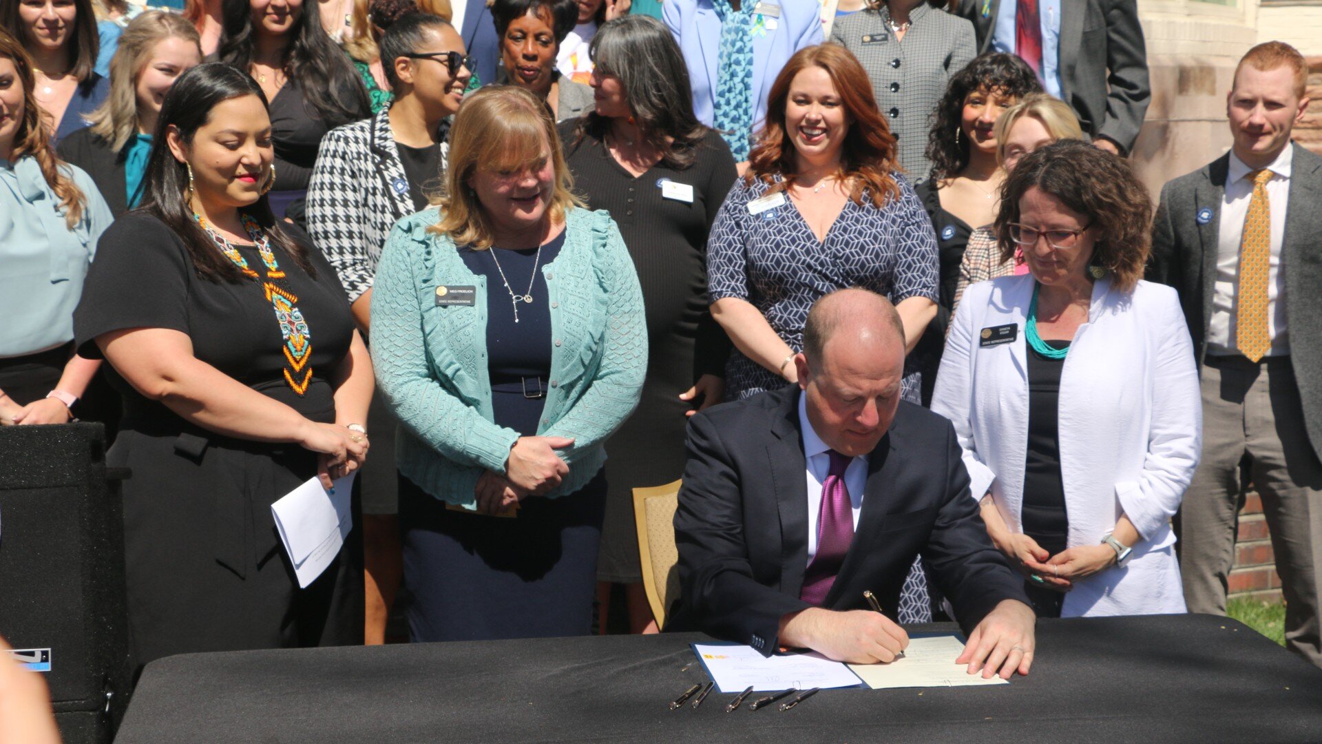 Gov. Polis signs bill guaranteeing abortion access in Colorado | Rocky ...