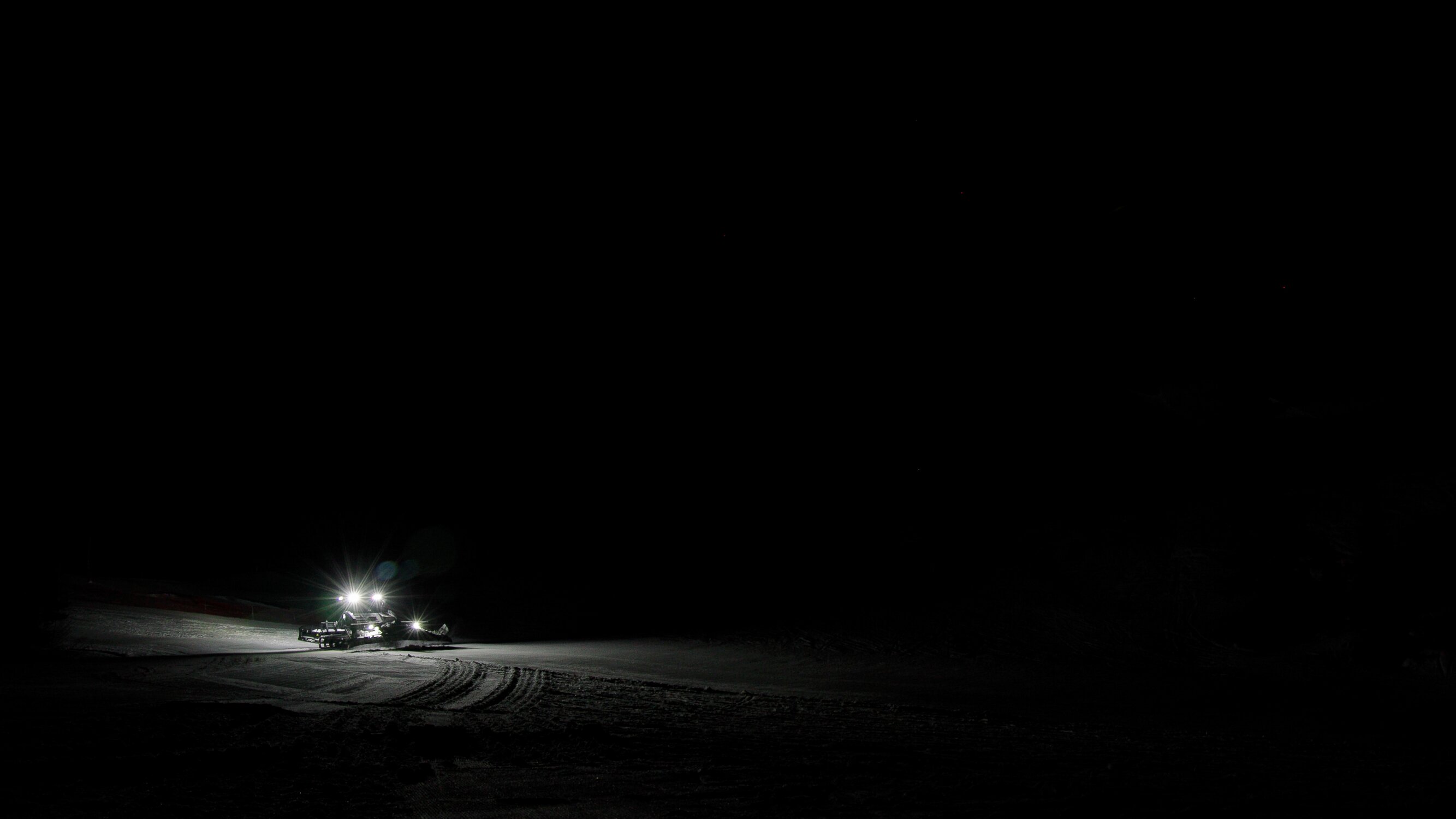 Night crawlers: Inside the cab with a snowcat operator | Rocky Mountain PBS