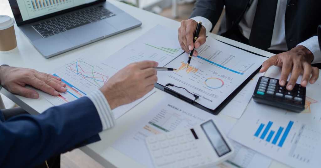 5 Steps to Become a Commercial Real Estate Broker | Crexi