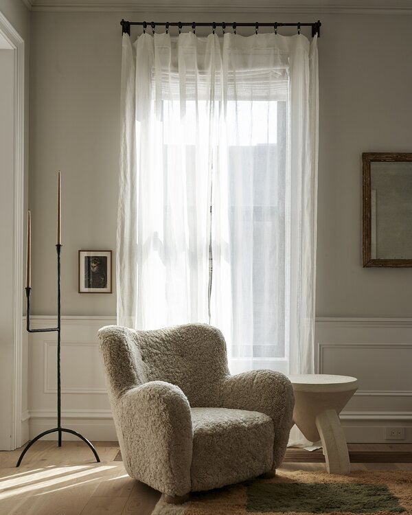 How to Divide a Studio Apartment in Style, (According to Interior Desi ...